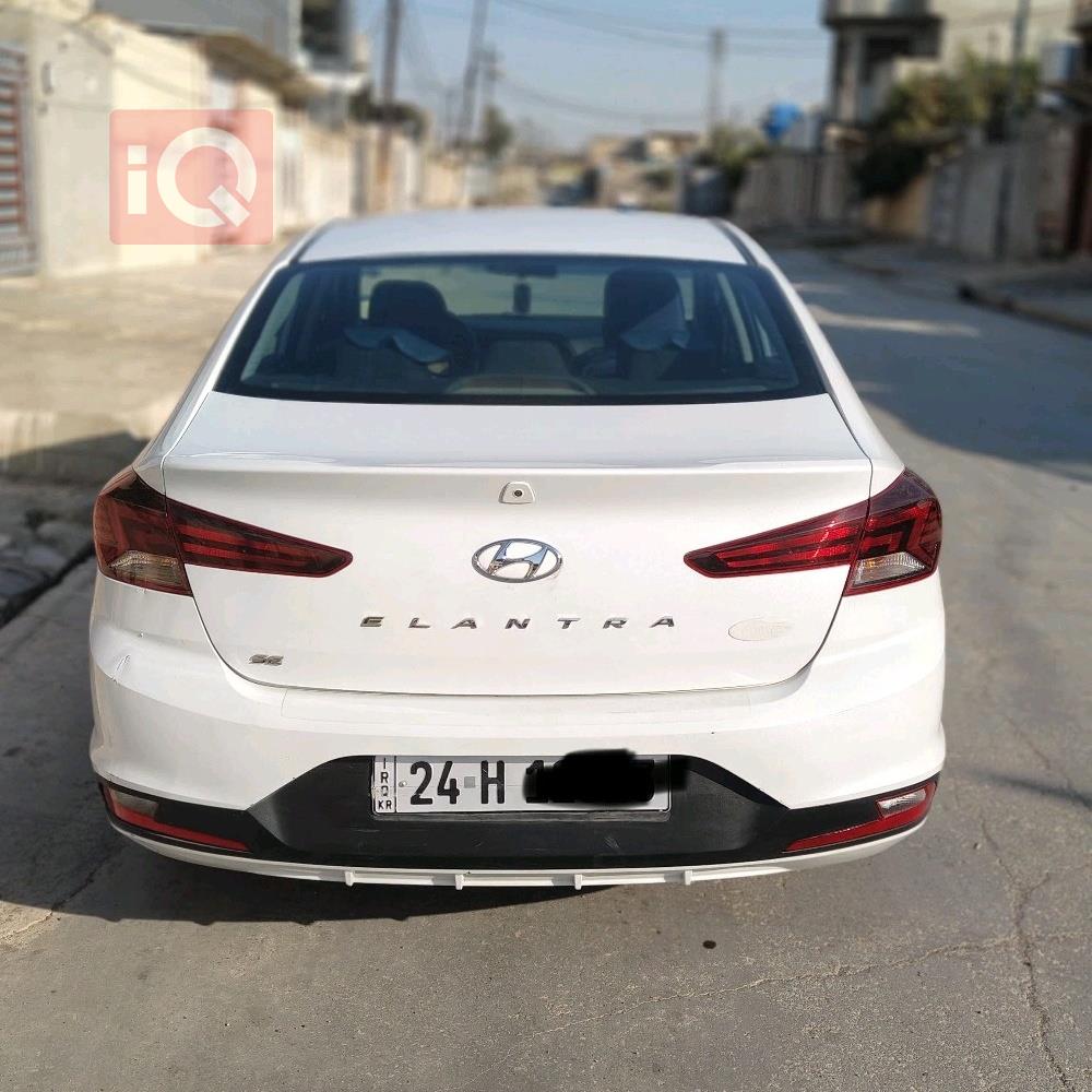 هیوندای ئەلەنترا